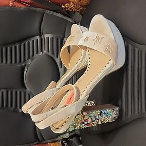 Betsey Johnson Kenna Heels
